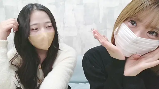 Snapshot of LOVE_MOMO_LOVE chatting on 04/07/26, 12:05 LOVE MOMO LOVE online show from 04/07/26, 12:05