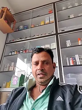 Raj1043 online show from 11/28/25, 07:44