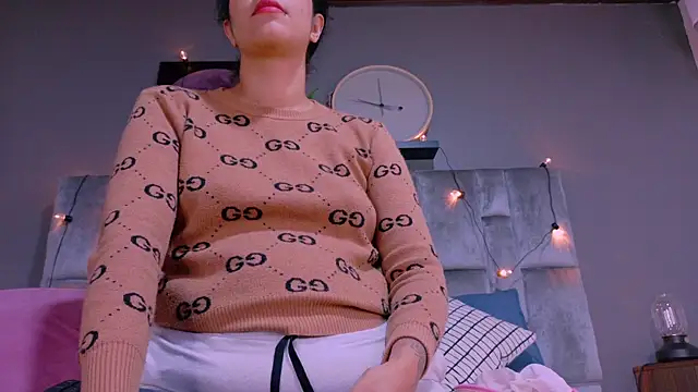 DulceAurora   online show from 10/14/25, 02:45