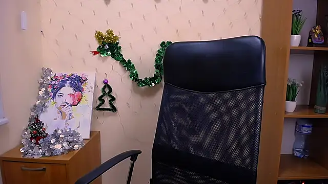  Nicole new online show from 12/22/24, 12:05