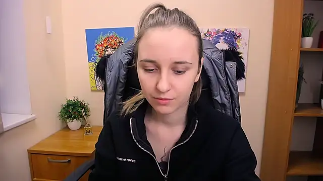  Nicole new online show from 02/24/25, 12:37