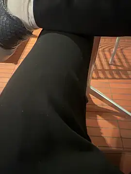 Snapshot of eddy355 chatting on 11/10/25, 04:39 eddy355 online show from 11/10/25, 04:39