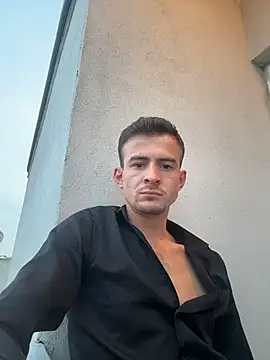 Snapshot of eddy355 chatting on 11/22/25, 02:38 eddy355 online show from 11/22/25, 02:38