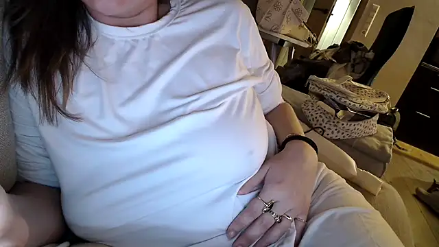 Snapshot of Nina24 chatting on 03/09/25, 09:14 Nina24 online show from 03/09/25, 09:14