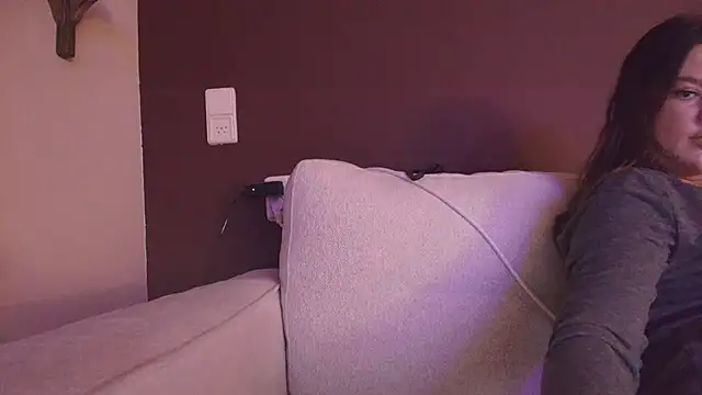 Snapshot of Nina24 chatting on 10/24/25, 08:05 Nina24 online show from 10/24/25, 08:05