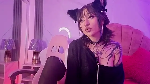 Layla Cullen online show from 09/19/25, 07:14