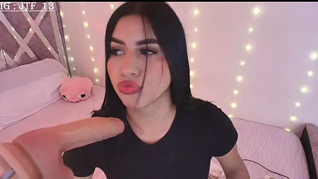 Snapshot of sweety_mariann1 chatting on 03/18/26, 10:46 sweety mariann1 online show from 03/18/26, 10:46