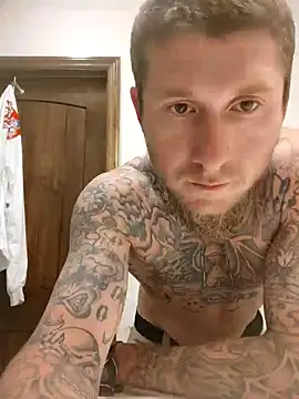 Snapshot of jtw14 chatting on 02/04/25, 03:04 jtw14 online show from 02/04/25, 03:04