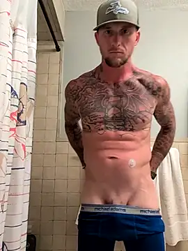 Snapshot of jtw14 chatting on 09/14/25, 04:22 jtw14 online show from 09/14/25, 04:22