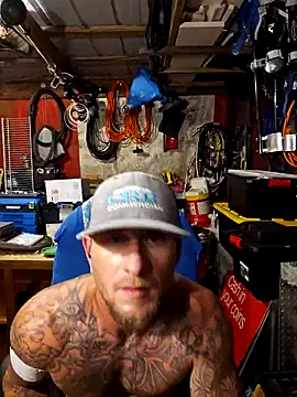 Snapshot of jtw14 chatting on 09/18/25, 12:34 jtw14 online show from 09/18/25, 12:34