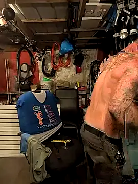 Snapshot of jtw14 chatting on 09/28/25, 02:39 jtw14 online show from 09/28/25, 02:39