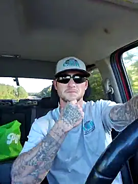 Snapshot of jtw14 chatting on 10/15/25, 09:04 jtw14 online show from 10/15/25, 09:04