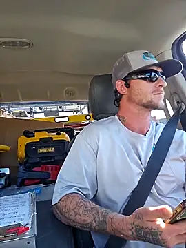 Snapshot of jtw14 chatting on 10/17/25, 03:25 jtw14 online show from 10/17/25, 03:25