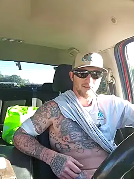 Snapshot of jtw14 chatting on 10/20/25, 09:04 jtw14 online show from 10/20/25, 09:04