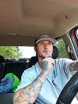 Snapshot of jtw14 chatting on 10/29/25, 09:05 jtw14 online show from 10/29/25, 09:05