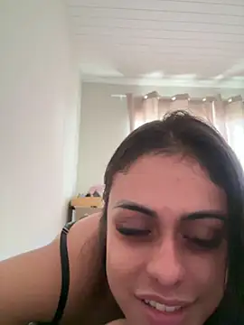 Snapshot of amorinha99 chatting on 04/28/26, 12:54 amorinha99 online show from 04/28/26, 12:54
