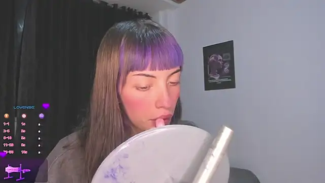 Snapshot of MiaGoth_ chatting on 10/08/25, 01:58 MiaGoth  online show from 10/08/25, 01:58