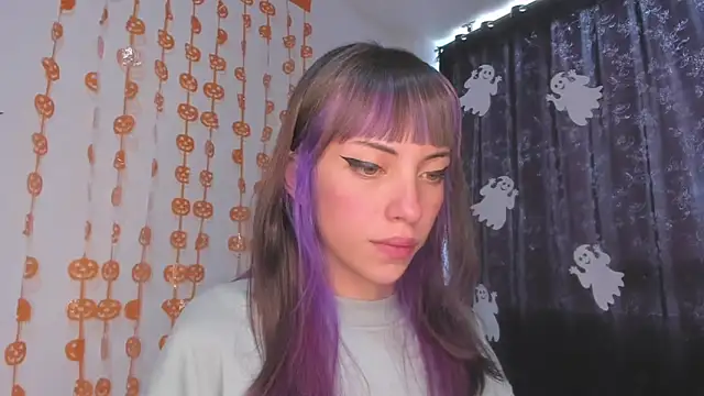 Snapshot of MiaGoth_ chatting on 10/19/25, 02:40 MiaGoth  online show from 10/19/25, 02:40