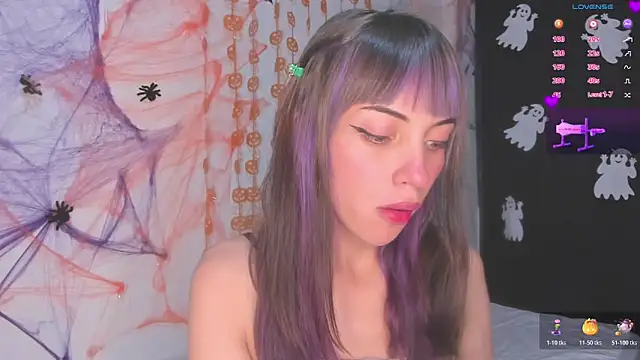 Snapshot of MiaGoth_ chatting on 10/25/25, 01:24 MiaGoth  online show from 10/25/25, 01:24