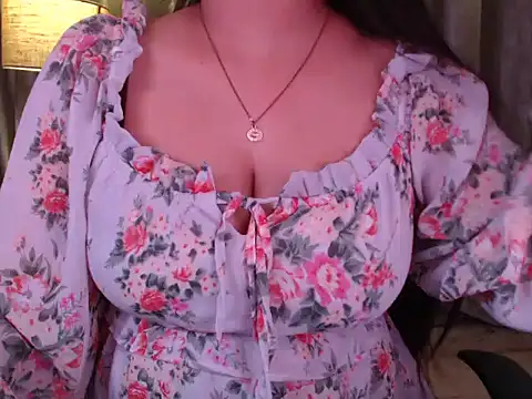 Snapshot of Sexy_Myra18 chatting on 11/28/25, 05:21 Sexy Myra18 online show from 11/28/25, 05:21