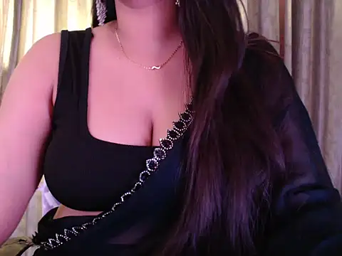 Snapshot of Sexy_Myra18 chatting on 05/18/26, 04:07 Sexy Myra18 online show from 05/18/26, 04:07