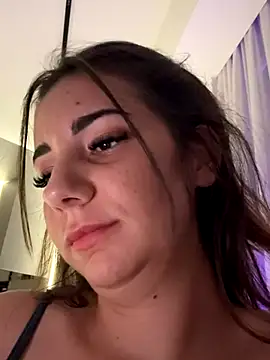 BelleSkye online show from 10/31/25, 06:53