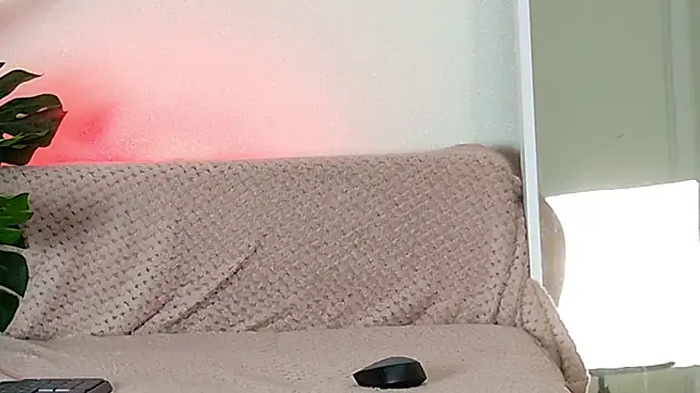 BelleSkye online show from 05/18/26, 04:07