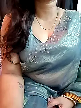 Snapshot of kaamuk_shweta chatting on 04/26/26, 07:22 kaamuk shweta online show from 04/26/26, 07:22