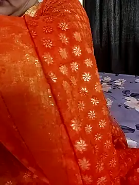 Snapshot of kaamuk_shweta chatting on 04/30/26, 03:02 kaamuk shweta online show from 04/30/26, 03:02