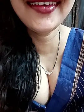 Snapshot of kaamuk_shweta chatting on 05/18/26, 05:35 kaamuk shweta online show from 05/18/26, 05:35