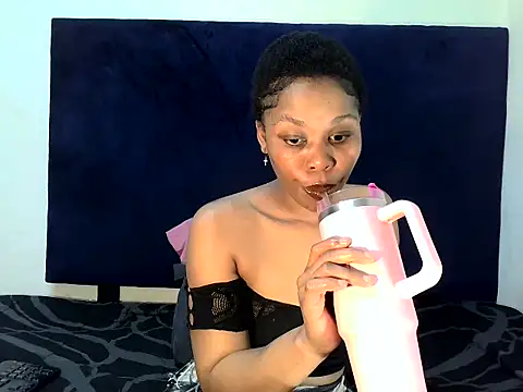 ReginaStar16 online show from 09/17/25, 07:37