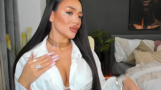 Sonia  Rey online show from 02/04/26, 03:07