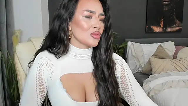 Sonia  Rey online show from 02/16/26, 04:58