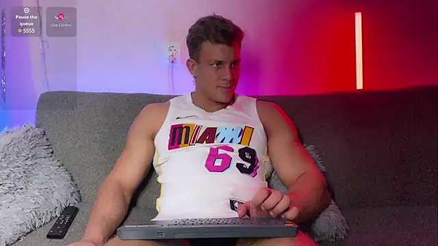 Adam misti online show from 02/03/25, 07:52