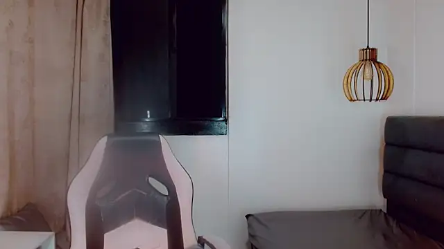 Snapshot of Oriana_braom chatting on 01/28/25, 01:39 Oriana braom online show from 01/28/25, 01:39