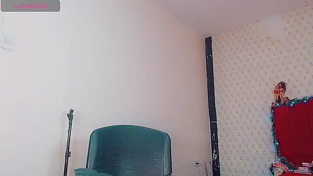 Snapshot of Oriana_braom chatting on 02/08/25, 10:29 Oriana braom online show from 02/08/25, 10:29