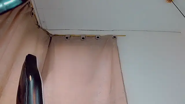 Snapshot of Oriana_braom chatting on 02/25/25, 07:36 Oriana braom online show from 02/25/25, 07:36