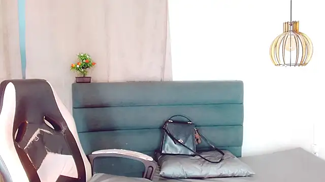 Snapshot of Oriana_braom chatting on 03/05/25, 11:05 Oriana braom online show from 03/05/25, 11:05