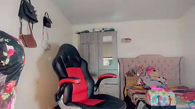 Snapshot of Oriana_braom chatting on 10/15/25, 07:14 Oriana braom online show from 10/15/25, 07:14