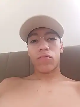 Snapshot of CRYBYT9 chatting on 09/14/25, 03:11 CRYBYT9 online show from 09/14/25, 03:11