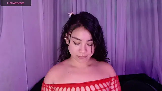 Snapshot of hinataleecs chatting on 11/19/25, 09:04 hinataleecs online show from 11/19/25, 09:04