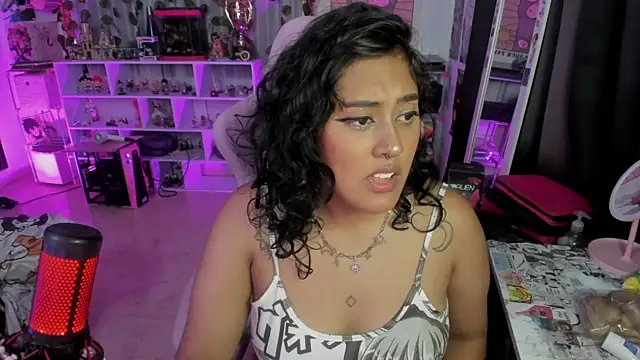 Snapshot of pawmistry chatting on 02/19/25, 03:28 pawmistry online show from 02/19/25, 03:28