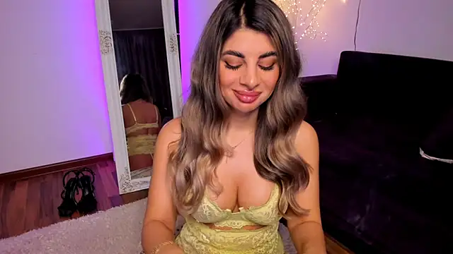 Snapshot of Queenofyouredreams chatting on 04/03/26, 10:08 Queenofyouredreams online show from 04/03/26, 10:08