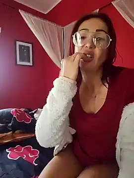 Snapshot of Carolina_red chatting on 12/19/24, 02:13 Carolina red online show from 12/19/24, 02:13