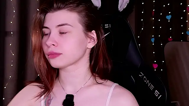 Snapshot of callmetori chatting on 03/04/26, 11:27 callmetori online show from 03/04/26, 11:27