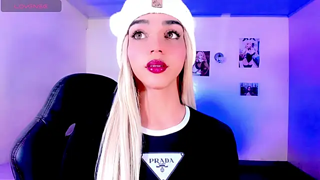 Snapshot of Elissa_taylor_ chatting on 11/17/25, 05:02 Elissa taylor online show from 11/17/25, 05:02