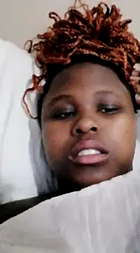 Snapshot of Dark_Berry_26 chatting on 03/15/25, 11:06 Dark Berry 26 online show from 03/15/25, 11:06