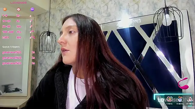 Snapshot of _alaia_collway_ chatting on 01/22/25, 12:06 alaia collway online show from 01/22/25, 12:06