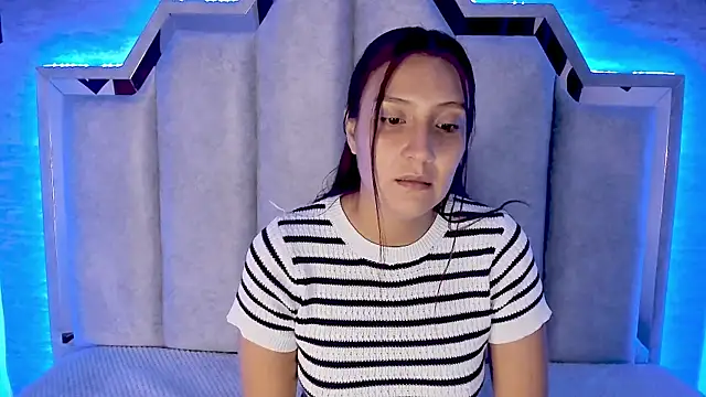 Snapshot of _alaia_collway_ chatting on 02/13/25, 12:11 alaia collway online show from 02/13/25, 12:11