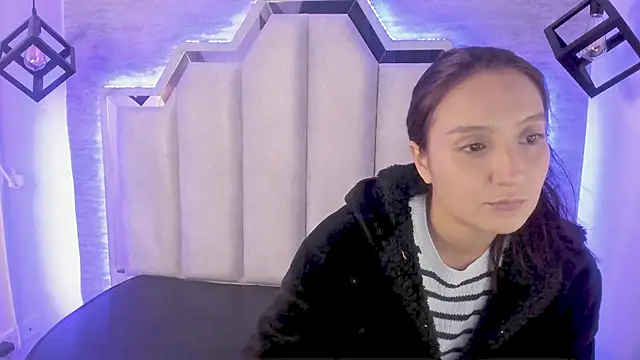 Snapshot of _alaia_collway_ chatting on 03/07/25, 12:12 alaia collway online show from 03/07/25, 12:12